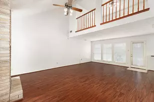 3118 Kempwood Dr, Sugar Land, TX 77479 - Photo 9