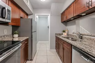 720 Memorial Mews St, Houston, TX 77079 - Photo 11
