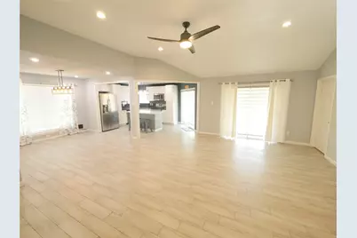 409 Seacrest Boulevard, League City, TX 77573 - Photo 3