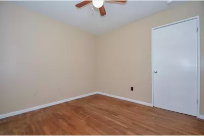 5515 Flamingo Drive, Houston, TX 77033 - Photo 15