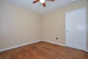 5515 Flamingo Dr, Houston, TX 77033 - Photo 15