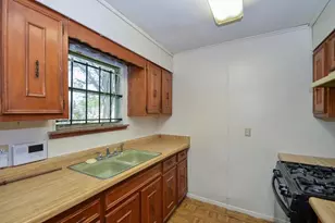 5515 Flamingo Dr, Houston, TX 77033 - Photo 9