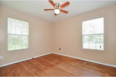 5515 Flamingo Drive, Houston, TX 77033 - Photo 13