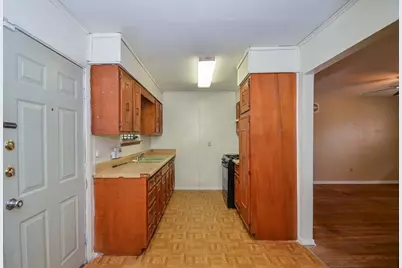 5515 Flamingo Drive, Houston, TX 77033 - Photo 7