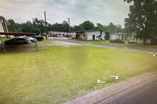 220 S Jackson Ave, Livingston, TX 77351 - Photo 1