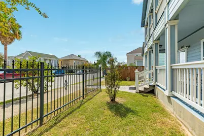 1418 Avenue M 1/2, Galveston, TX 77550 - Photo 31