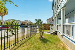 1418 Ave M 1/2, Galveston, TX 77550 - Photo 31