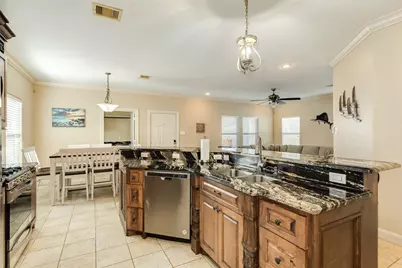 1418 Avenue M 1/2, Galveston, TX 77550 - Photo 9