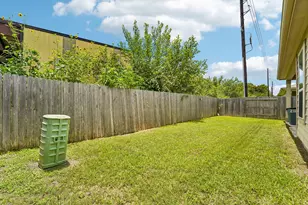 2615 White Bluff Ln, Houston, TX 77038 - Photo 17