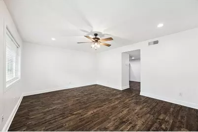 12633 Memorial Drive #227, Houston, TX 77024 - Photo 9