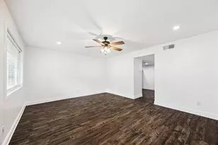12633 Memorial Dr, Houston, TX 77024 - Photo 9