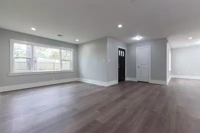 10026 Whiteside Lane, Houston, TX 77080 - Photo 7