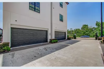 2816 Grand Fountains Drive #B, Houston, TX 77054 - Photo 29