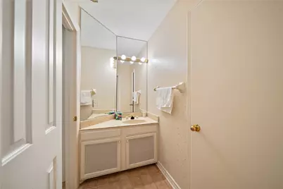 55 Bayou Pointe Drive, Houston, UT 77063 - Photo 27