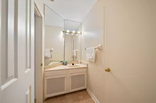 55 Bayou Pointe Dr, Houston, UT 77063 - Photo 27