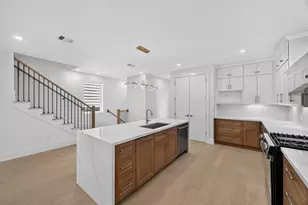 1424 W 23rd St, Houston, TX 77008 - Photo 9