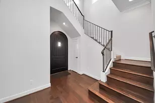 1715 Maravilla Dr, Houston, TX 77055 - Photo 5