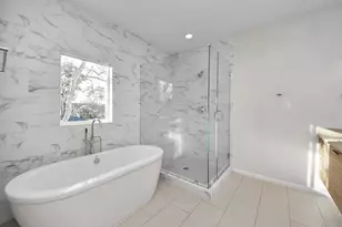 1715 Maravilla Dr, Houston, TX 77055 - Photo 25