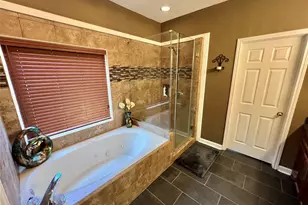 150 Cornelia Ln, Angleton, TX 77515 - Photo 31