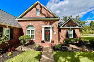 150 Cornelia Ln, Angleton, TX 77515 - Photo 3