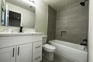 12815 Segrest Dr, Houston, TX 77047 - Photo 11