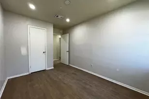 12815 Segrest Dr, Houston, TX 77047 - Photo 15