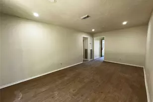 12815 Segrest Dr, Houston, TX 77047 - Photo 5