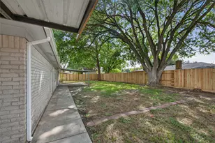 1910 Coupland Dr, La Porte, TX 77571 - Photo 25