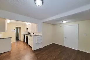 2005 Lenz St, La Marque, TX 77568 - Photo 5