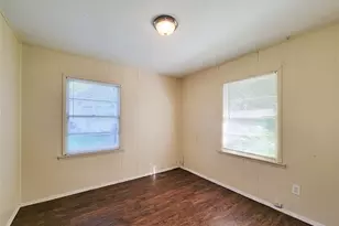 2005 Lenz St, La Marque, TX 77568 - Photo 11