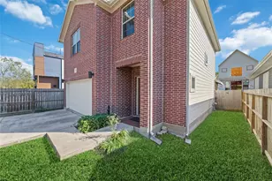 826 E 40th St, Houston, TX 77022 - Photo 3