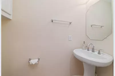 826 E 40th Street, Houston, TX 77022 - Photo 5