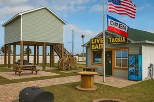 1013 Hwy 87, Crystal Beach, TX 77650 - Photo 3