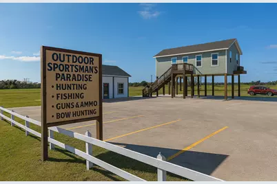 1013 Highway 87, Crystal Beach, TX 77650 - Photo 29