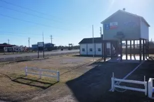 1013 Hwy 87, Crystal Beach, TX 77650 - Photo 13