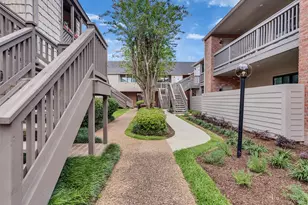 2829 Timmons Ln, Houston, TX 77027 - Photo 3