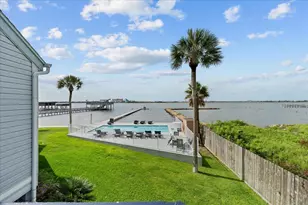 8111 Broadway St, Galveston, TX 77554 - Photo 3
