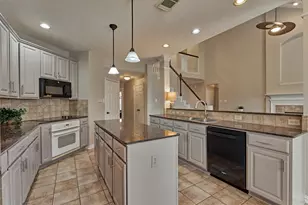 7 Vincent Ct, The Woodlands, TX 77382 - Photo 11