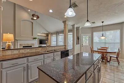 7 Vincent Court, The Woodlands, TX 77382 - Photo 15