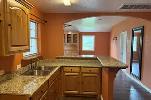 127 Metzwright Dr, Anahuac, TX 77514 - Photo 11