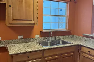 127 Metzwright Dr, Anahuac, TX 77514 - Photo 13