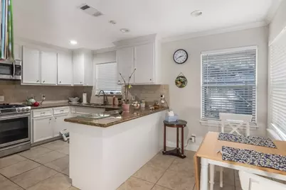 11010 Cedarhurst Drive, Houston, TX 77096 - Photo 7