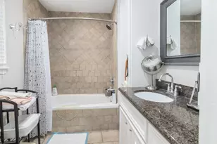 11010 Cedarhurst Dr, Houston, TX 77096 - Photo 13