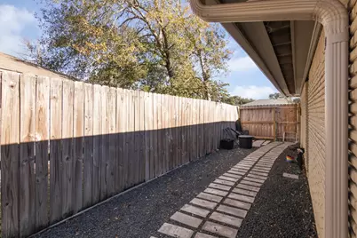 11010 Cedarhurst Drive, Houston, TX 77096 - Photo 19