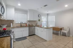 11010 Cedarhurst Dr, Houston, TX 77096 - Photo 9