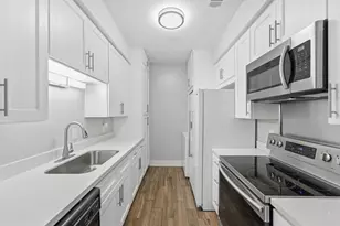 9707 Richmond Ave, Houston, TX 77042 - Photo 7