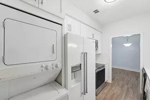 9707 Richmond Ave, Houston, TX 77042 - Photo 11