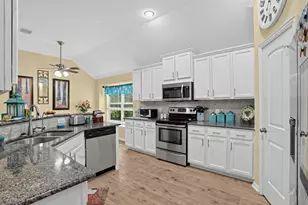 12203 Mustang Ave, Willis, TX 77378 - Photo 9