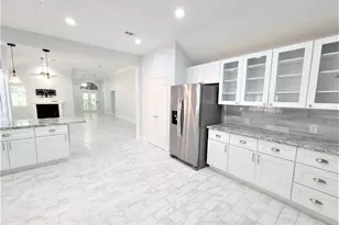 3051 Creek Manor Dr, Houston, TX 77339 - Photo 3