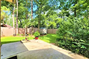 3051 Creek Manor Dr, Houston, TX 77339 - Photo 11